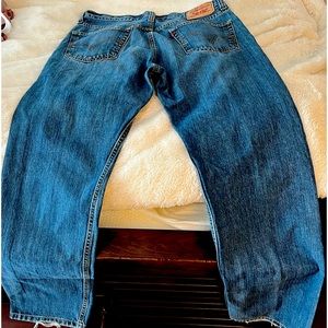 Men’s LEVIS 505’s sz 34x32. Excellent condition.
